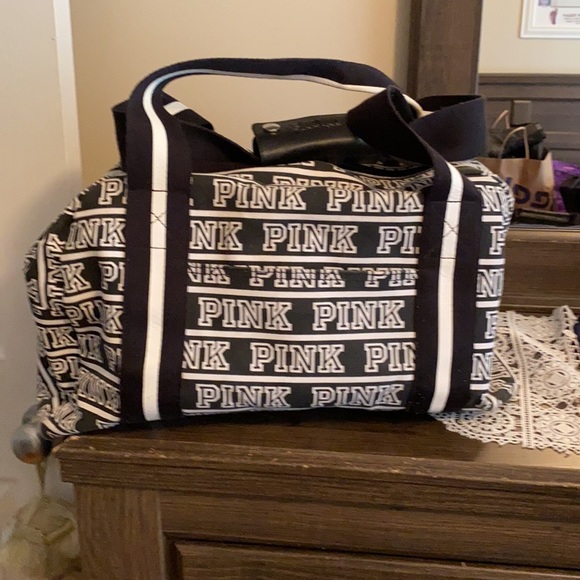 Pink Tavel set - Picture 3 of 3